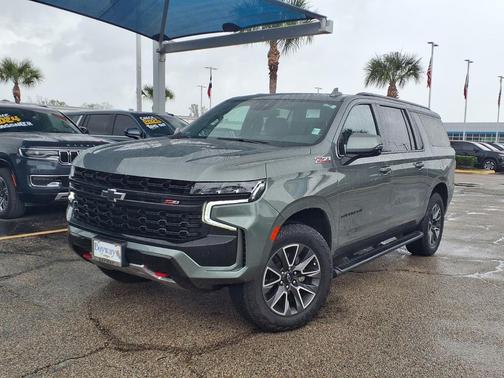 Silver Sage Metallic 2023 Chevrolet Suburban 4WD Z71