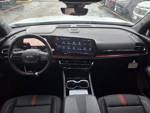 Polar White Tricoat 2026 Chevrolet Traverse RS