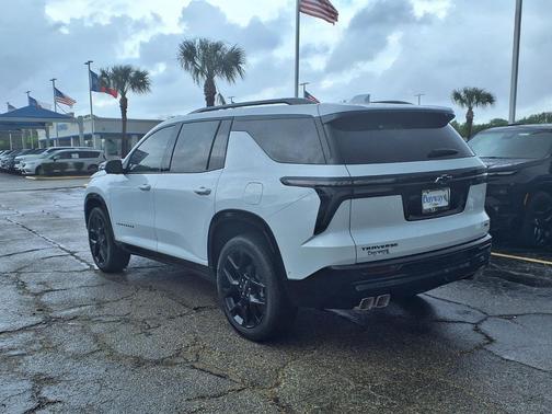 Polar White Tricoat 2026 Chevrolet Traverse RS