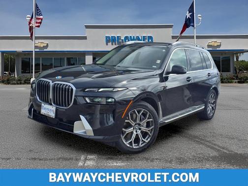 Black Sapphire Metallic 2025 BMW X7 xDrive40i