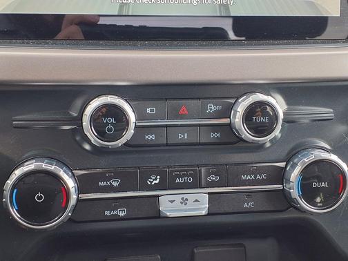 OXFORD WHITE 2025 Ford F-150 XLT