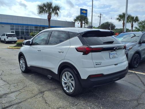 Summit White 2027 Chevrolet Bolt LT FWD