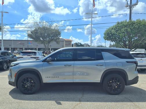 Sterling Gray Metallic 2024 Chevrolet Traverse LS