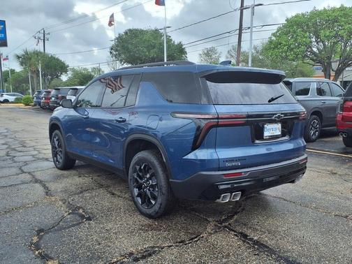 Lakeshore Blue Metallic 2026 Chevrolet Traverse LT