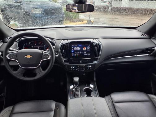 Summit White 2023 Chevrolet Traverse LT Leather