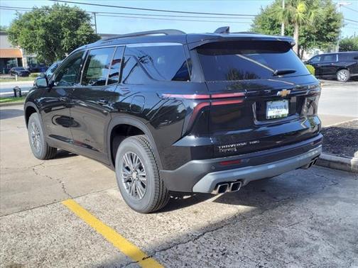 2024 Chevrolet Traverse LT