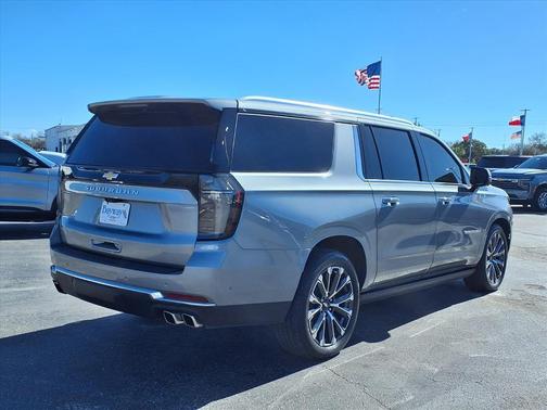 2025 Chevrolet Suburban 4WD High Country