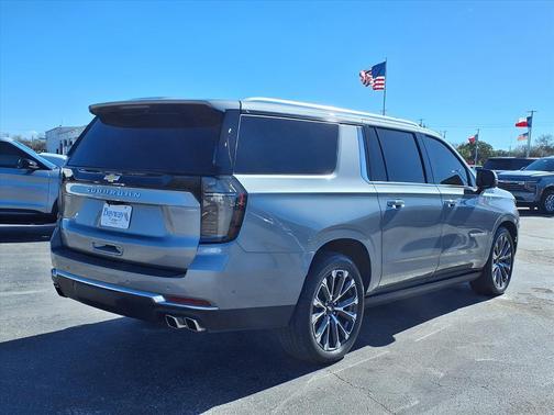 2025 Chevrolet Suburban 4WD High Country