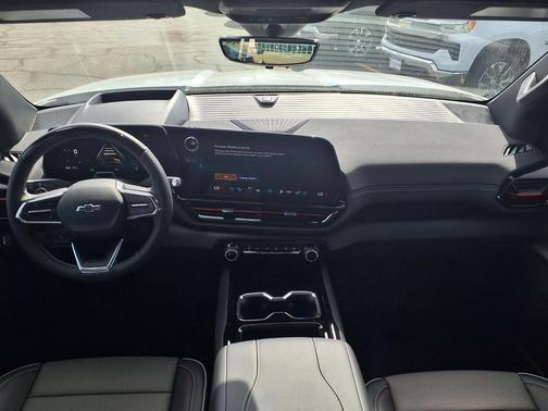 Polar White Tricoat 2026 Chevrolet Silverado EV Trail Boss - Max Range 4WD