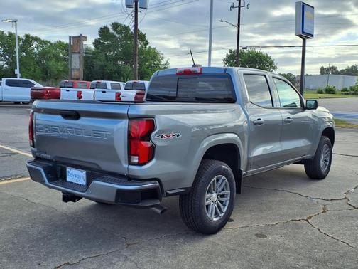 Sterling Gray Metallic 2025 Chevrolet Colorado LT