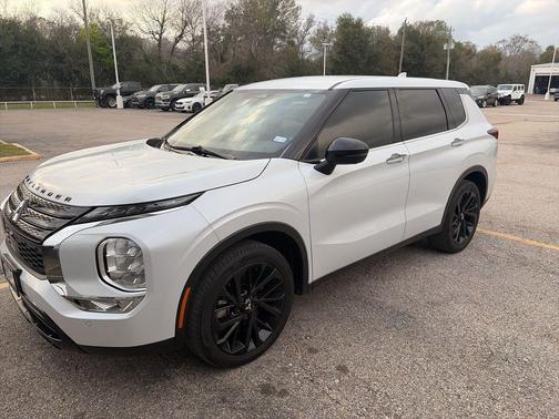 2024 Mitsubishi Outlander SE Black Edition S-AWC