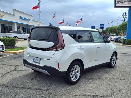 Snow White Pearl 2025 Kia Soul LX