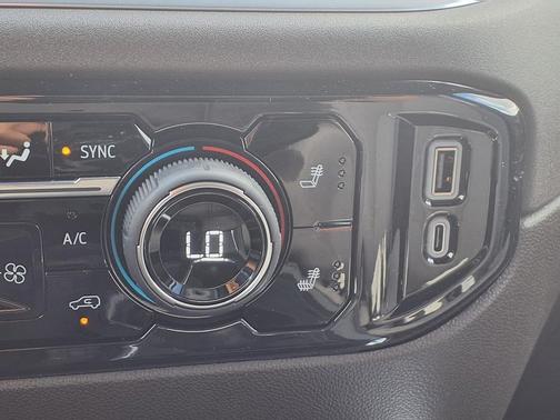 Summit White 2026 Chevrolet Silverado 1500 LT