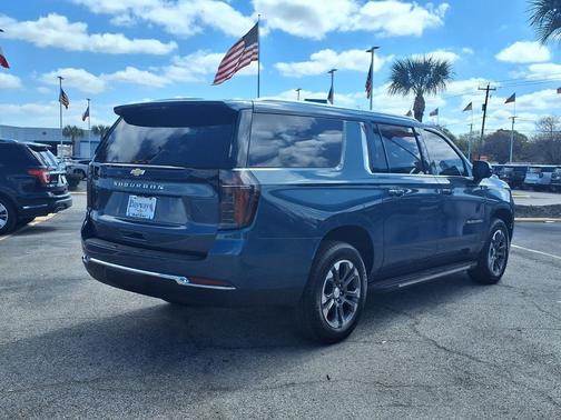 2025 Chevrolet Suburban LS