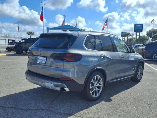 Silver 2025 BMW X5 PHEV xDrive50e
