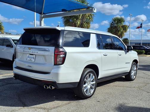 2022 Chevrolet Suburban 4WD High Country