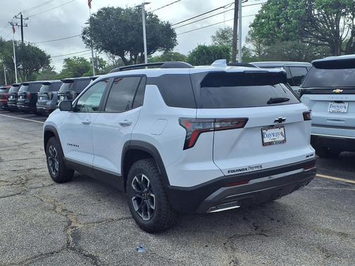 Polar White Tricoat 2026 Chevrolet Equinox FWD ACTIV