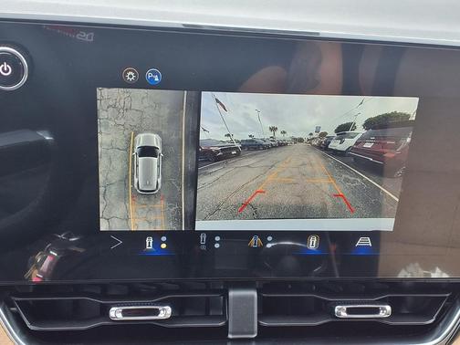 Polar White Tricoat 2026 Chevrolet Equinox FWD ACTIV