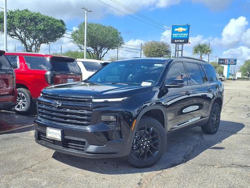 Mosaic Black Metallic 2026 Chevrolet Traverse LT