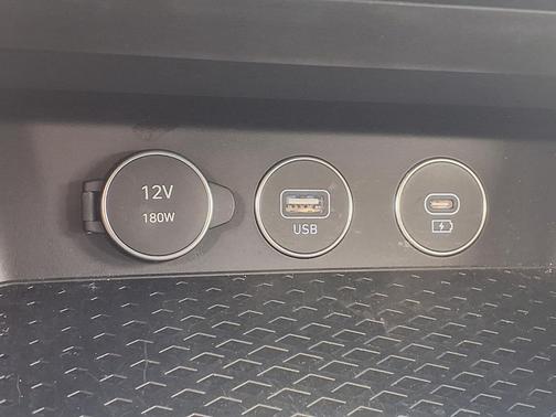 2025 Genesis G70 2.5T RWD