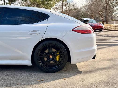2011 Porsche Panamera 4