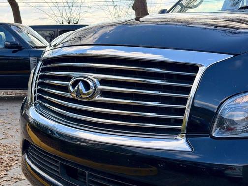 2011 INFINITI QX56 Base