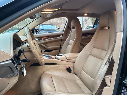 2014 Porsche Panamera 4
