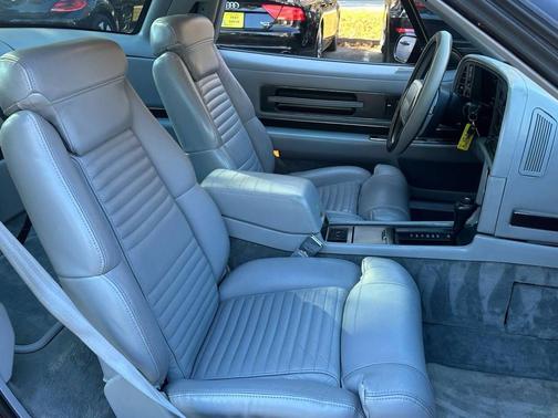 1990 Buick Reatta Base 2dr Coupe