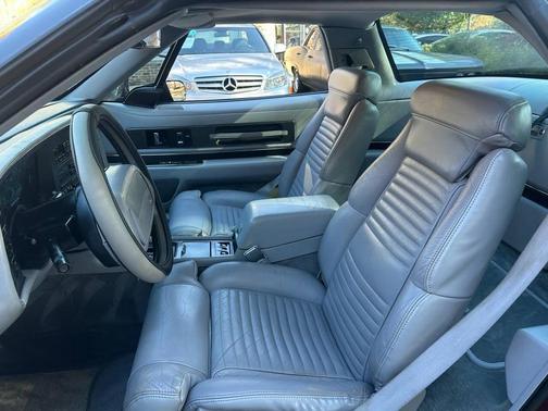 1990 Buick Reatta Base 2dr Coupe