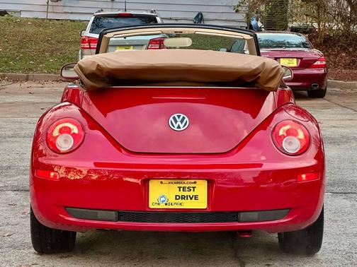 2009 Volkswagen New Beetle S