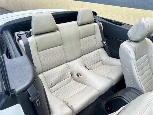 2012 Ford Mustang V6 Premium