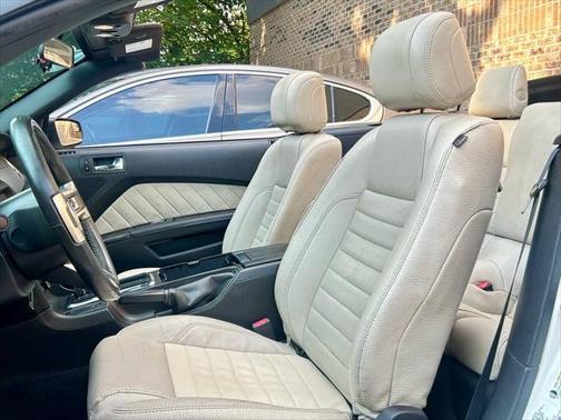 2012 Ford Mustang V6 Premium