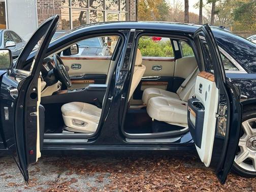 2011 Rolls-Royce Ghost Base