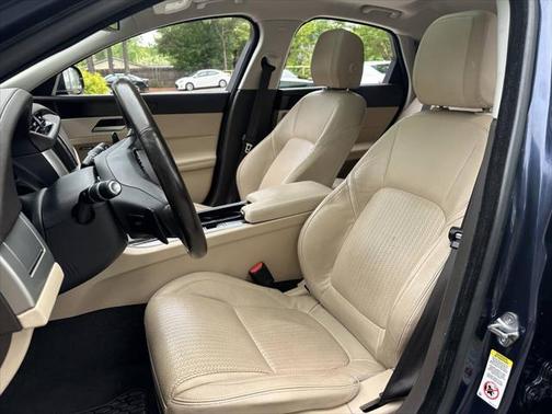 2016 Jaguar XF 35t Prestige