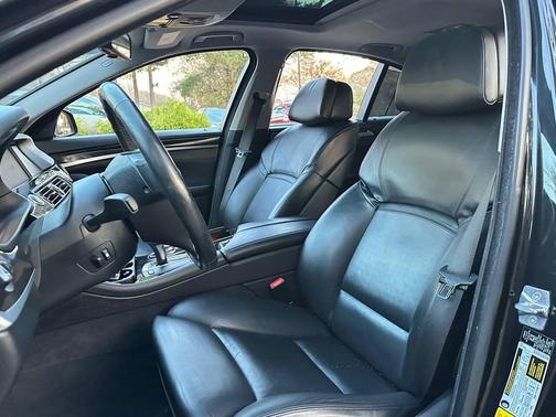 2011 BMW 550 i xDrive
