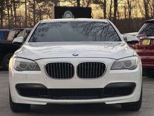 2013 BMW 750 i