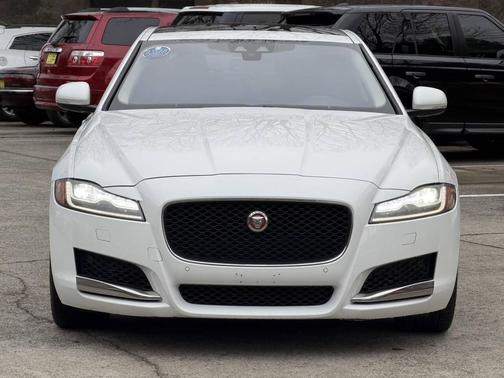 2016 Jaguar XF 35t Premium