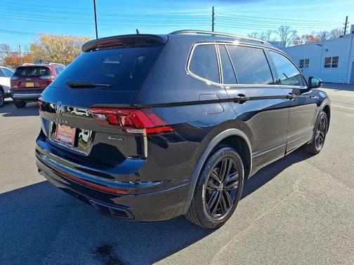 2022 Volkswagen Tiguan 2.0T SE R-Line Black 4MOTION