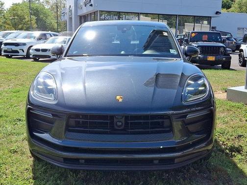 2023 Porsche Macan AWD