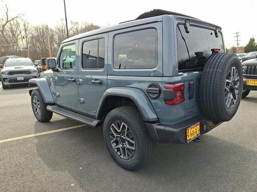 2026 Jeep Wrangler 4-Door Sahara 4x4