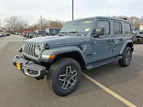 2026 Jeep Wrangler 4-Door Sahara 4x4