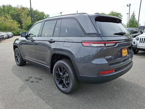 2025 Jeep Grand Cherokee Altitude