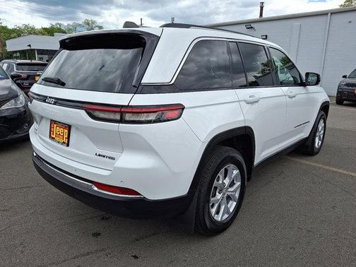 Bright White Clearcoat 2024 Jeep Grand Cherokee Limited