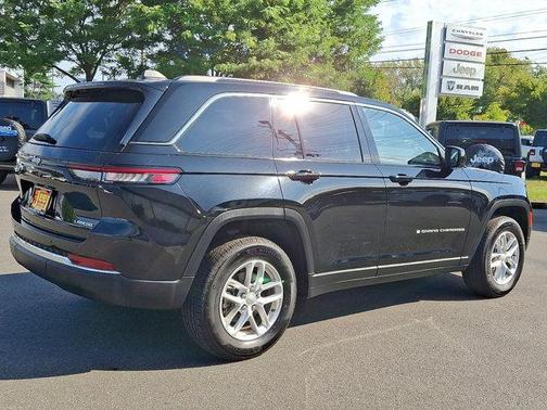 2024 Jeep Grand Cherokee Laredo