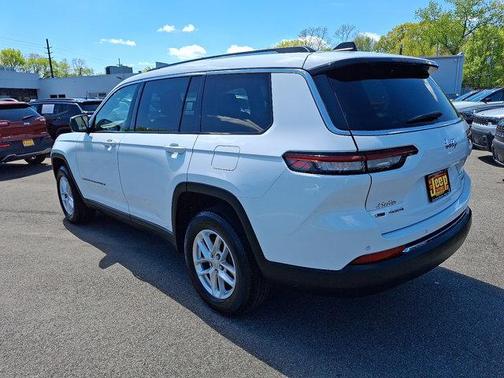 Bright White Clearcoat 2023 Jeep Grand Cherokee L Laredo