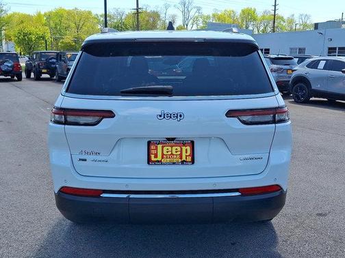 Bright White Clearcoat 2023 Jeep Grand Cherokee L Laredo
