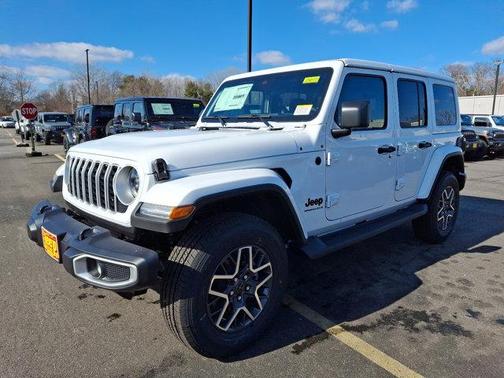 2025 Jeep Wrangler 4-Door Sahara 4x4