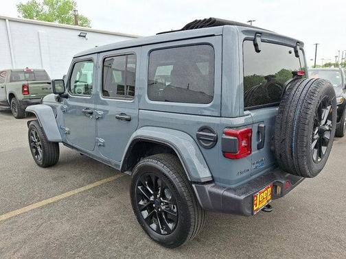 Anvil Clearcoat 2025 Jeep Wrangler 4xe Sahara