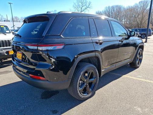 2025 Jeep Grand Cherokee Altitude