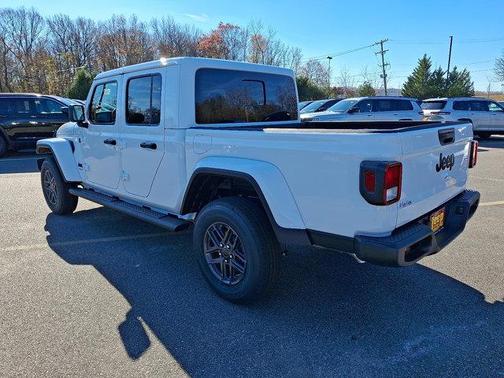 2026 Jeep Gladiator Sport S
